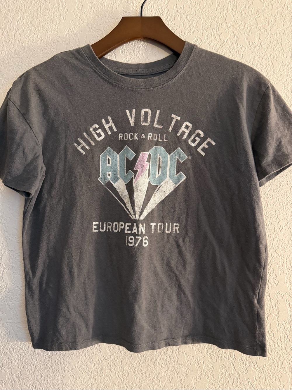 AC/DC High Voltage Cropped Graphic Tee Size Large 10/12